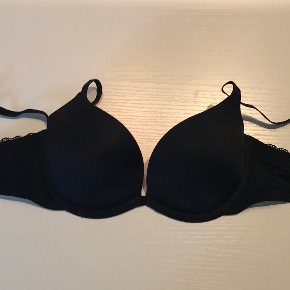 Black Lace-Trimmed Push Up Bra